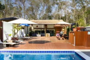 CASA PARIS · piscina aquecida, em condomínio, 4 suítes maravilhosa